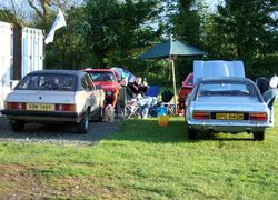 Picknick bei East Kilbridge, der sechst gr�ssten Stadt Schottlands. Mit dabei ein MkII 2.0GL von 1980 sowie ein Ford Capri MkI 3000GXL von 1974, und Alan's MkII V8