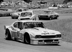 In Neuseeland baute Brent Bullivant in den fr�hen 70er Jahren mit seinem Freund den Ford Capri MkI mit einem 5.0ltr 302 v8 Motor um.
