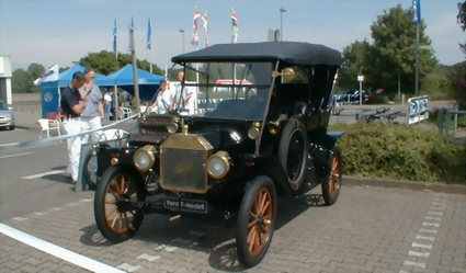 Ford T "Tin Lizzy" Ford T "Tin Lizzy"