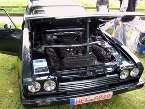 Blick in den Motorraum
View into the engine compartment
Vue sur le compartiment moteur