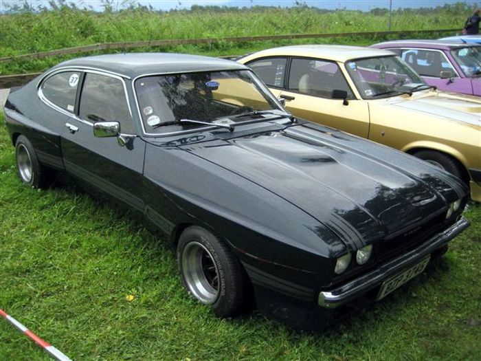 Kotfl&uuml;gelverbreiterung und II-er Stoss-Stange am Capri III
Widened mudguards and II bumper on the Capri III
Elargissement des ailes et barre de choc II sur la Capri III