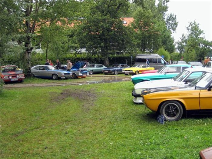 Der Regen hat zum Gl&uuml;ck aufgeh&ouml;rt
Fortunately, the rain has stopped
Heureusement, la pluie a cess�