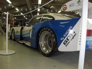 14,0 x 19 Zoll Felgen mit 330/700-19 Reifen
14.0 x 19 inch rims with 330/700-19 tyres
Jantes 14,0 x 19 pouces avec pneus 330/700-19