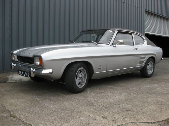 Originaler Ford Capri I 2300GT mit schwarzem Vinyl Dach