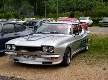 RS2600 mit «Grässli» (CH) Verbreiterungen
RS2600 with «Grässli» (CH) extensions.
RS2600 avec élargisseurs «Grässli» (CH)