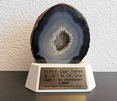 Mineralien Pokal am Capri Treffen
Mineral Cup at the Capri Meeting
Coupe des minéraux à la rencontre de Capri Mineralien Pokal am Capri Treffen
Mineral Cup at the Capri Meeting
Coupe des minéraux à la rencontre de Capri