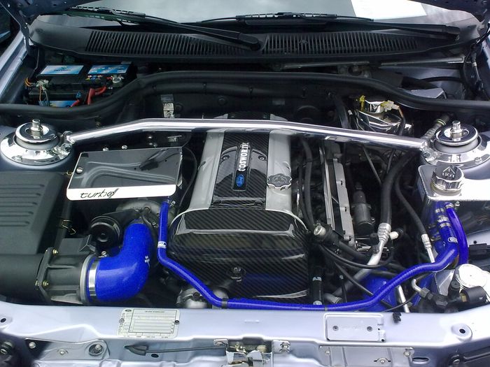 Motorraum Ford Escort RS Cosworth 4x4 mit HTT-Motor Baujahr 1995-96 Motorraum Ford Escort RS Cosworth 4x4 mit HTT-Motor Baujahr 1995-96