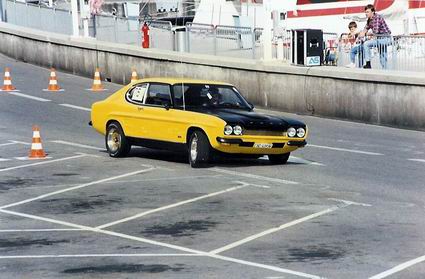 Kurvenfahrten mit Federbeintest
Conduite en virage avec test de la jambe de suspension
Cornering with suspension strut test