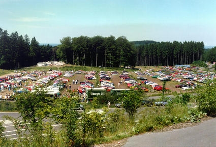 Einer der zugeordeten Parkplätze
One of the allocated car parks.
Une des places de parking attribues