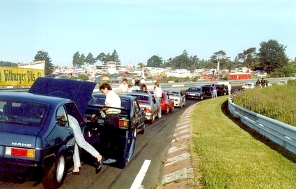 Aufstellung zum Corso am Nürburgring 1989
          Line-up for the 1989 Nürburgring parade