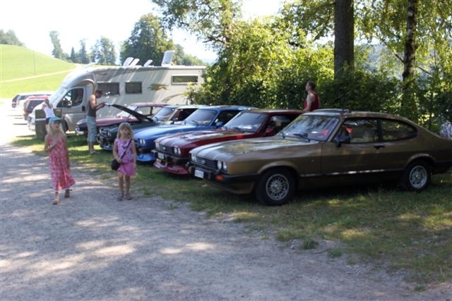 Im Vordergrund ein originaler Ford Capri III 2.3 Ghia
In the foreground an original Ford Capri III 2.3 Ghia
Au premier plan, une Ford Capri III 2.3 Ghia d'origine Im Vordergrund ein originaler Ford Capri III 2.3 Ghia
In the foreground an original Ford Capri III 2.3 Ghia
Au premier plan, une Ford Capri III 2.3 Ghia d'origine