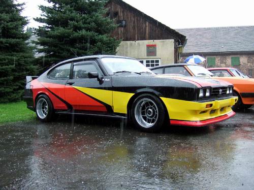 3 bekannte Farbdekore im Motorsport
3 well-known colour designs in motorsport
3 dcors de couleur connus dans le sport automobile