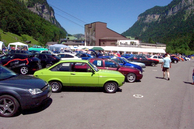 Ford in allen Farben und Ausführungen
Ford in all colours and versions
Ford dans toutes les couleurs et tous les modles