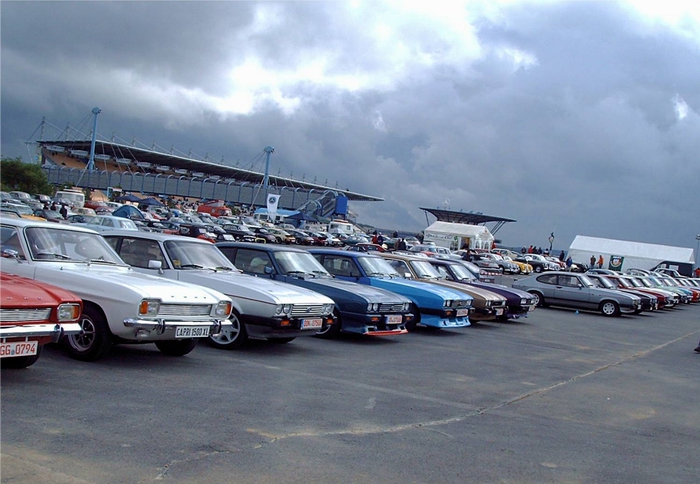 Die Ford Capris zeigen grosse Prsenz
The Ford Capri's show great presence
Les Ford Capri font preuve d'une grande prsence