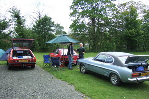 Picknick bei East Kilbridge, der sechst grössten Stadt Schottlands. Mit dabei ein MkII 2.0GL von 1980 sowie ein Ford Capri MkI 3000GXL von 1974, und Alan's MkII V8